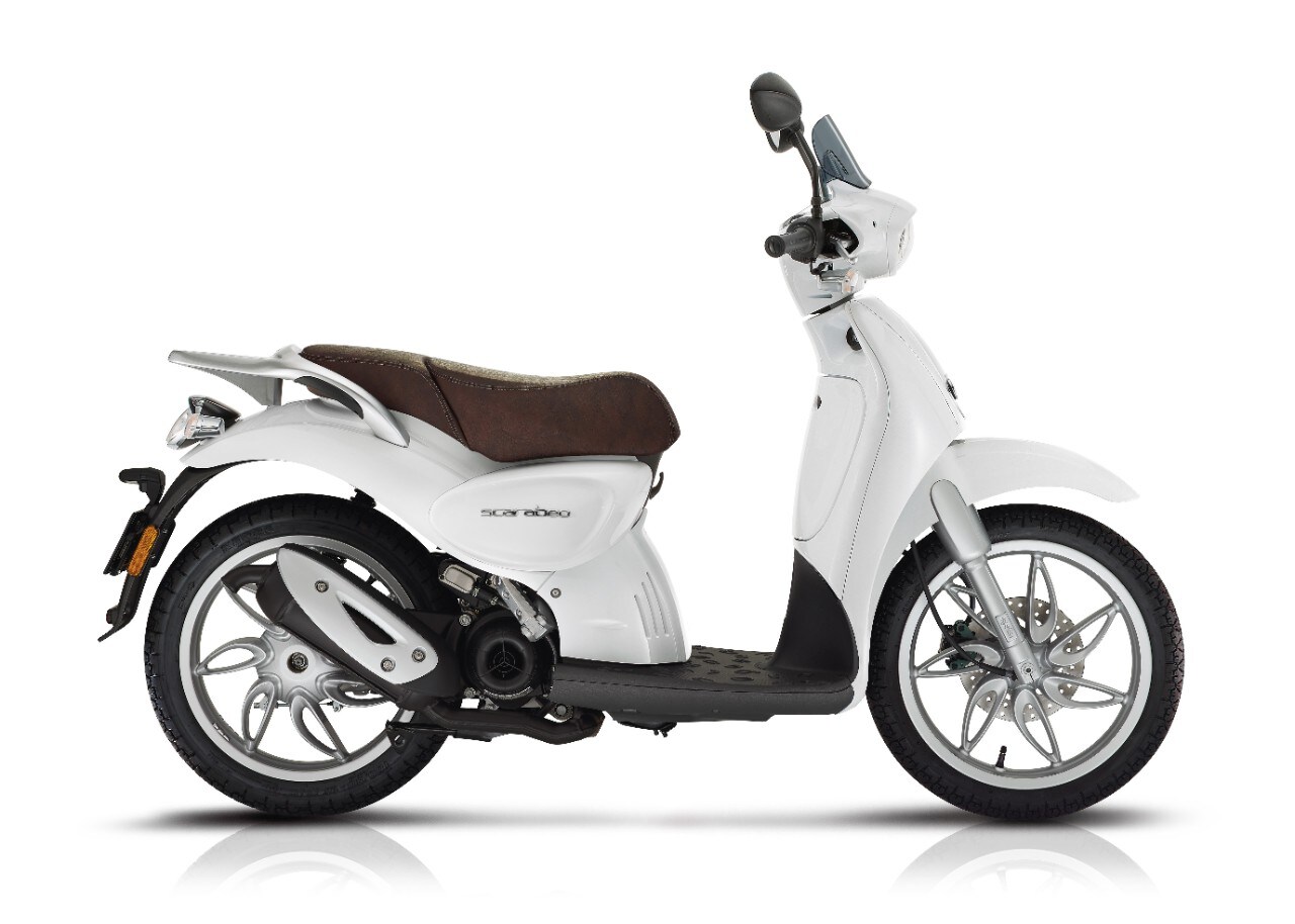 Aprilia Scarabeo: i primi bozzetti, tutti i modelli, le pubblicità 